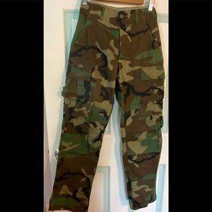 Camouflage button front military field pants XS regular 27” W 30” L